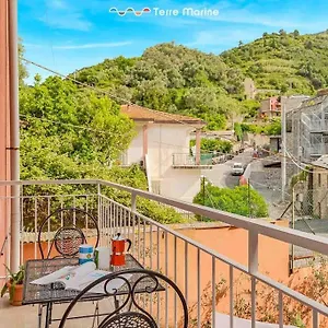 https://apt-white-89-terremarine.hotelitalianriviera.com