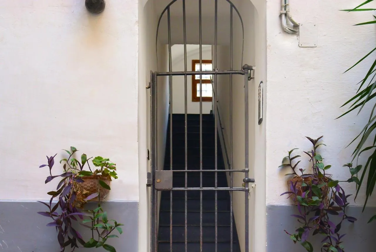 Palazzo Cuto Suite & Charme Palermo Apartamento